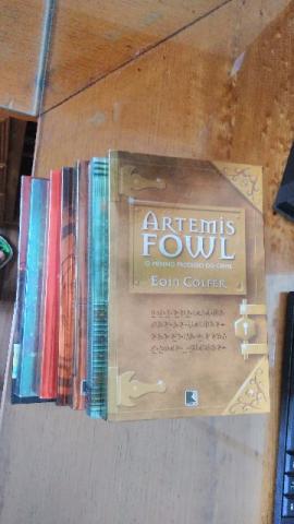 Coleção de 7 livros: Artemis Fowl