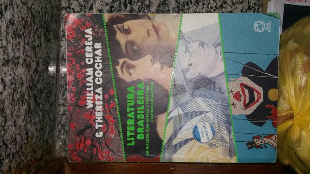 Livro de literatura brasileira