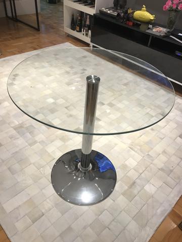Mesa de vidro temperado com base cromada
