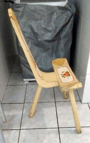 Cadeira Trabalhada em Madeira Maciça