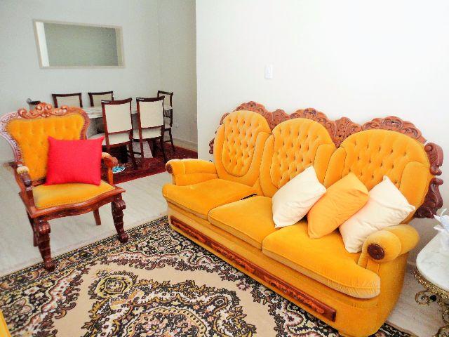 Sala de Estar 2 sofás + poltrona em madeira maciça e