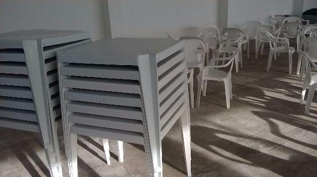 Locação mesas e cadeiras R  jg