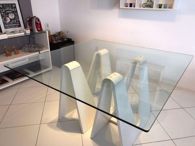 Mesa para 8 lugares com de vidro temperado 12 mm