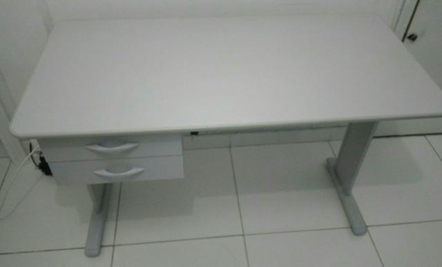 Mesa secretária de 120cm