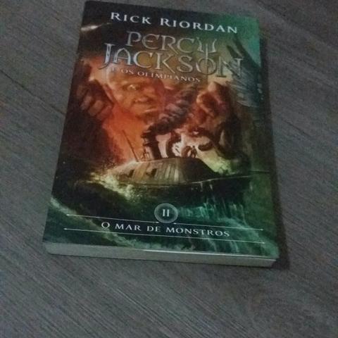 Livro Percy Jackson e o Mar de Monstros