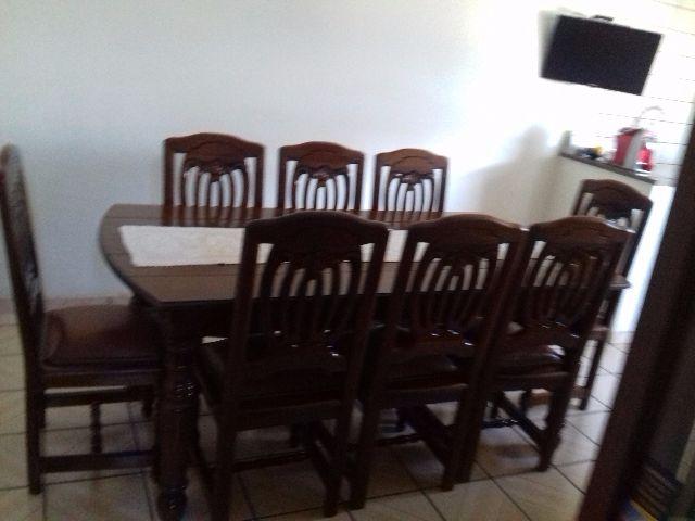 Mesa de Cozinha Linda - Com 8 cadeiras