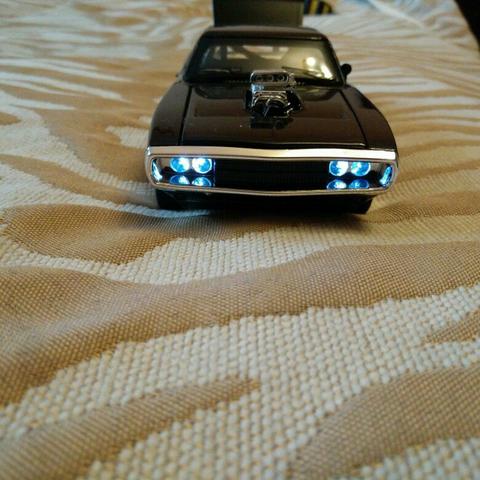 Dodge Charger miniatura 1/32