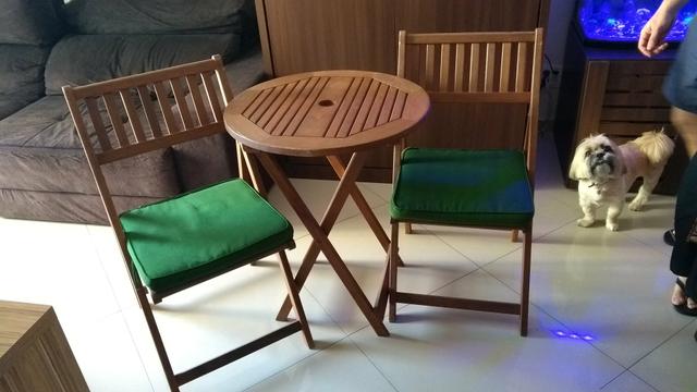 Mesa e cadeiras garden