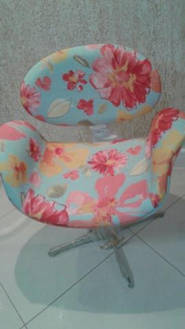Cadeira Decorativa Tulipa Floral - NOVA /Preço de Custo