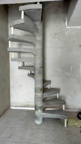 Escadas de concreto caracol