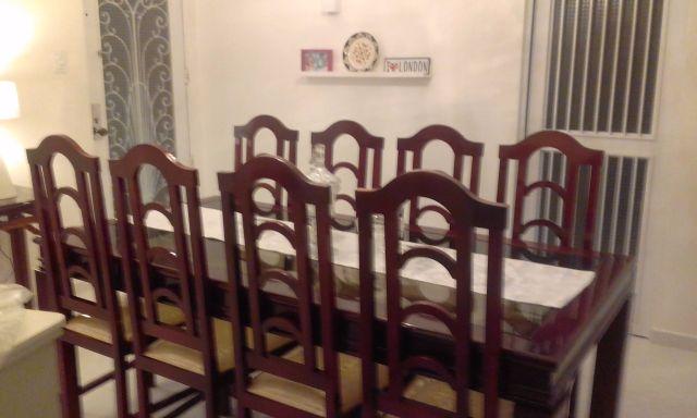 Mesa de jantar c/8 cadeiras - madeira maciça