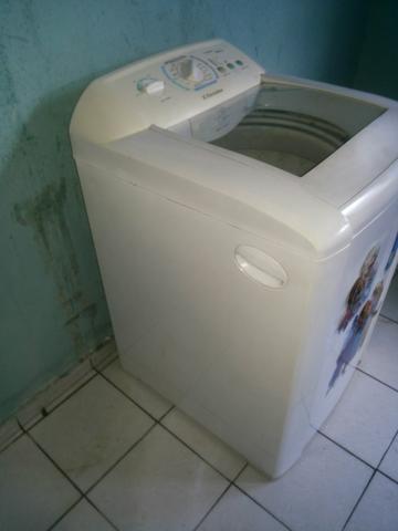 Vendo esta máquina de lavar roupa eletrolux de 12kg