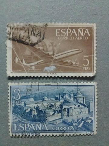 Grande coleção de selos variados (nacionais e