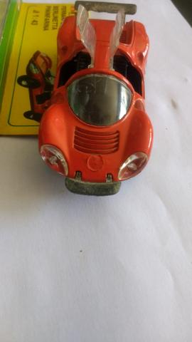 Miniatura do carro Ferrari Dino berlinetta vermelha