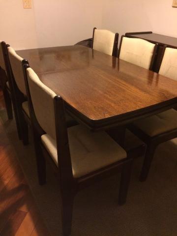 Conjunto Mesa de Jantar em madeira maciça com 6 cadeiras +