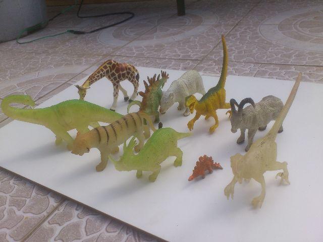 Coleção com 10 animais de brinquedo (Plástico)