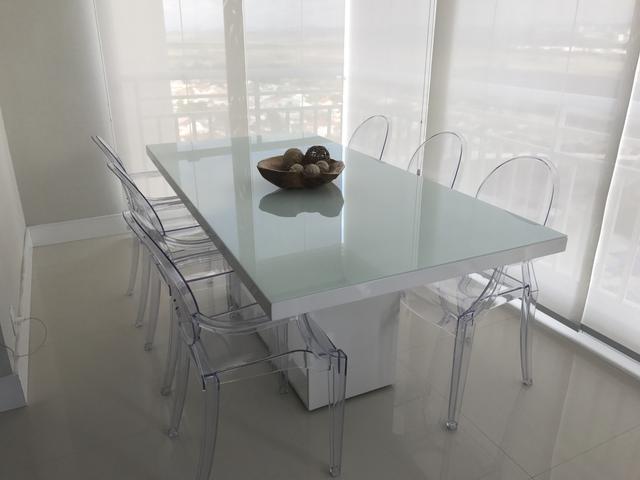 Mesa de jantar branca laqueada com vidro 2m x 1m