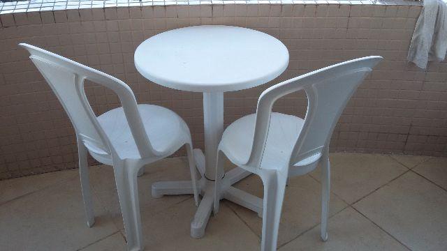 Mesa e cadeiras Capri Branca  Tramontina