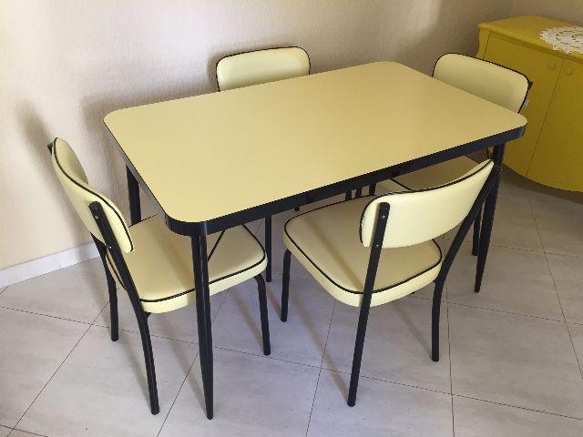 Mesa de Jantar - Retrô - Retangular c/ 4 cadeiras