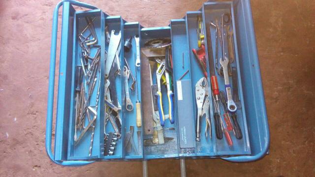 Caixa de ferramentas c/ várias ferramentas