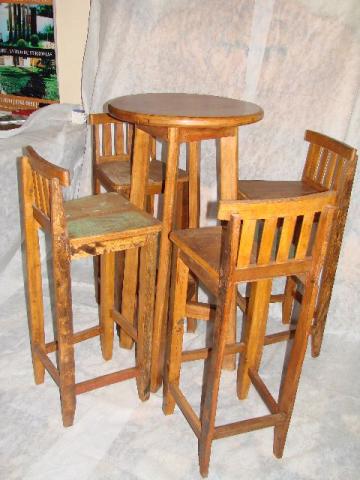 Conjunto de mesa com 04 cadeiras