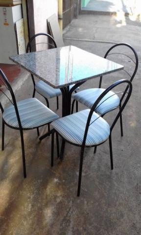 Mesa com 4 cadeiras novas direto da fabrica entrega gratis