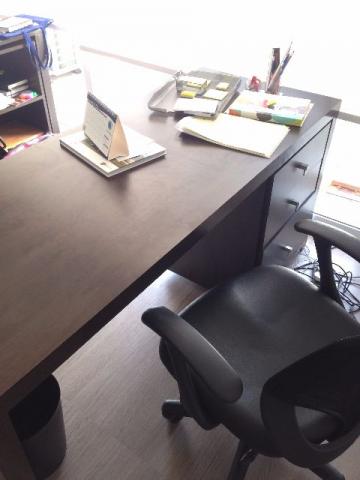 03 mesas de escritório de alto padrão com gaveteiro