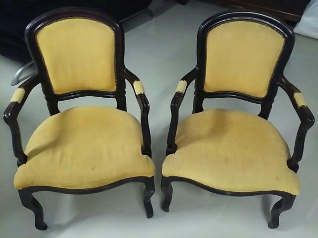Cadeiras modelo Luiz XV