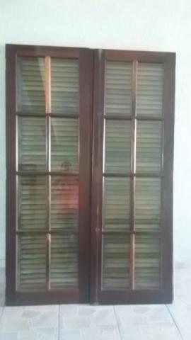 Porta veneziana de madeira (usada)