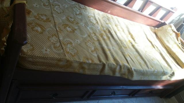 Sofá cama de Madeira