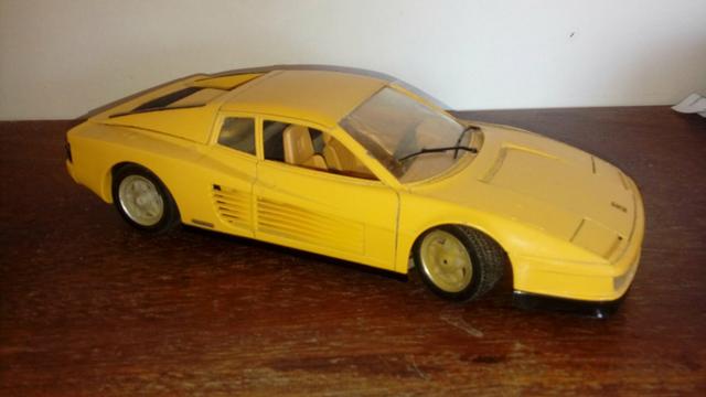 Miniatura Ferrari Testarossa 