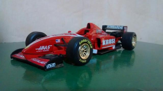Miniatura F1