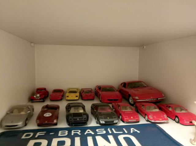 Coleção de Ferrari em miniatura