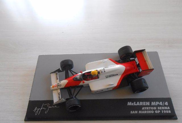 Miniatura Maclaren Ayrton Senna