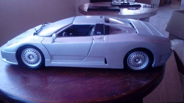 Miniaturas de carros Maisto 1:18 Bugatti 11
