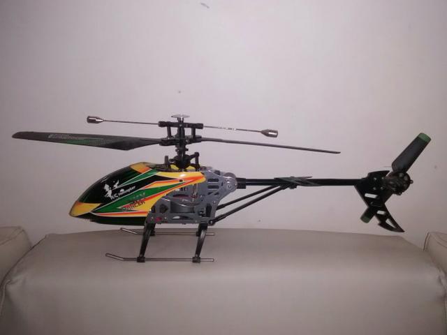 Helicóptero profissional
