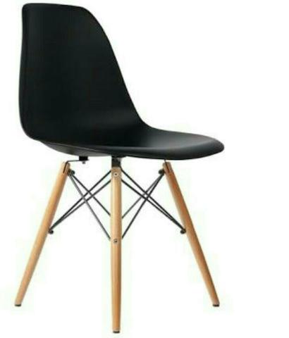 Cadeira Charles Eames cor Preta
