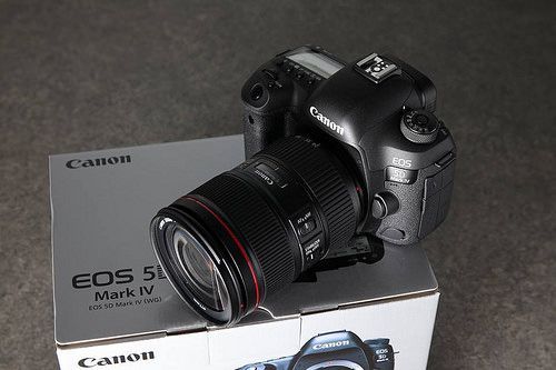 Canon eos 5d Mark Iv com lente mm
