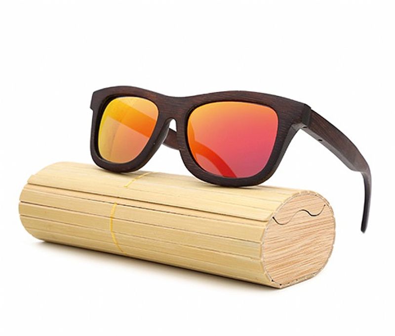 Óculos de sol com armacao de madeira