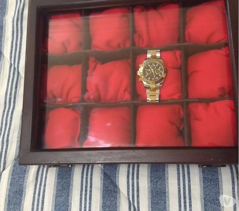 Caixa porta relógio em madeira