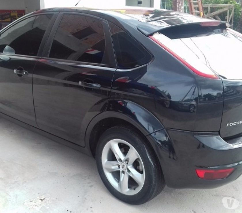 FORD FOCUS HATCH 1.6 COMPLETO
