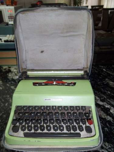 Maquina De Escrever - Olivetti Lettera 32