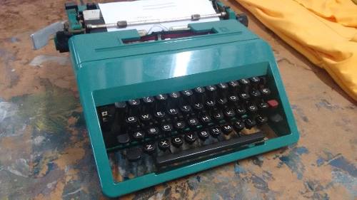 Maquina De Escrever Olivetti Studio 45