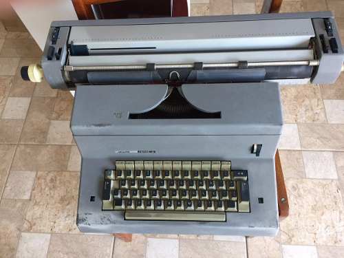 Maquina De Escrever Olivetti Tekne 3