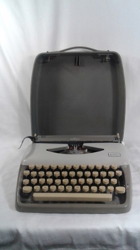 Máquina De Escrever Adler Tippa
