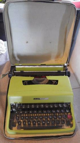 Máquina De Escrever Olivetti Lettera 32 Relíquia 