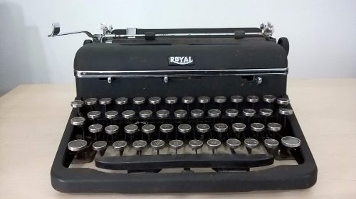Máquina De Escrever Royal Década 40