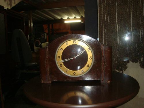 Relógio De Mesa Elétrico Antigo