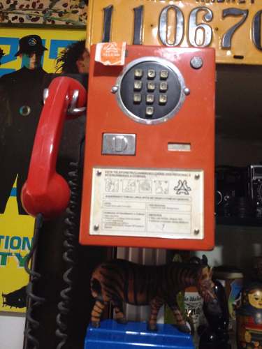 Telefone Antigo Publico
