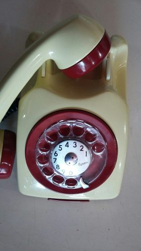 Telefone Antigo De Disco Analogico Cor Bege Com Vermelho